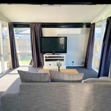 3 Bedroom Family House In Excellent Location Хамилтън Екстериор снимка